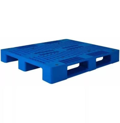 Пластиковый паллет 1200x1000x150 перфорированный на трех полозьях