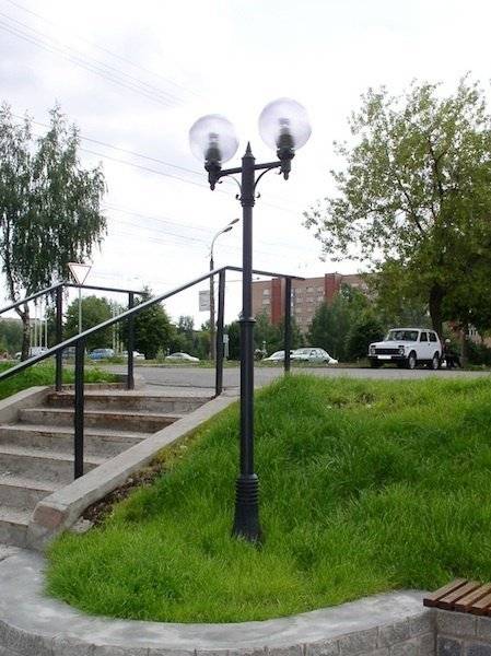 Фонарь уличный «Парк» со светильниками